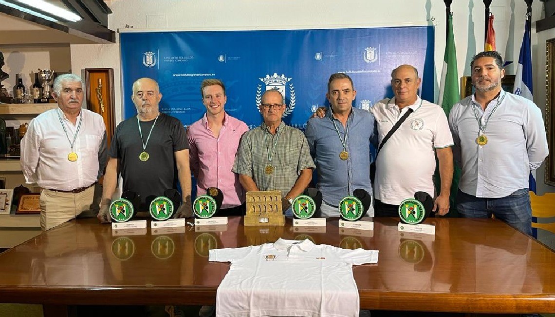 EL AYUNTAMIENTO RECIBE AL CLUB BILLAR BOLLULLOS TRAS SU PROCLAMACIÓN COMO CAMPEÓN DE ANDALUCÍA