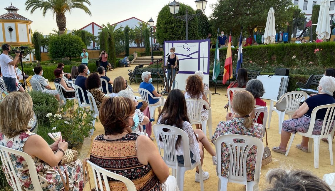 LA LECTURA SE ABRIÓ A LA MUJER EN NUESTRO PARQUE JARDÍN