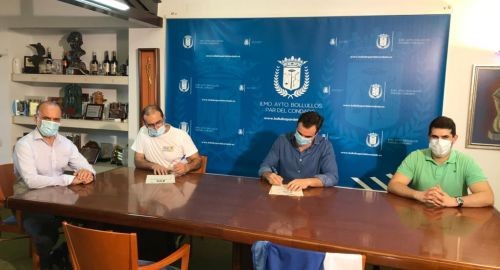 FIRMA DE CONVENIO DE COLABORACIÓN ENTRE EL AYUNTAMIENTO Y APYME BOLLULLOS