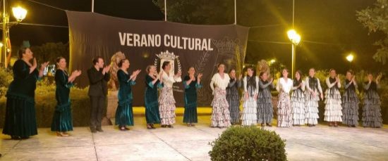 BRILLANTE ACTUACIÓN DE LA ACADEMIA DE BAILE DE MARIOLA DOMÍNGUEZ