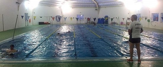 BOLLULLOS IMPULSA UN CURSO COMARCAL DE SOCORRISMO EN LA PISCINA MUNICIPAL