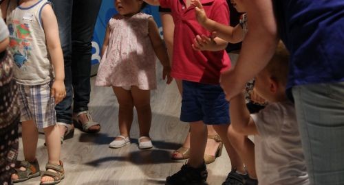 TALLER DE MÚSICA PARA NIÑOS/AS DE 0 A 8 AÑOS