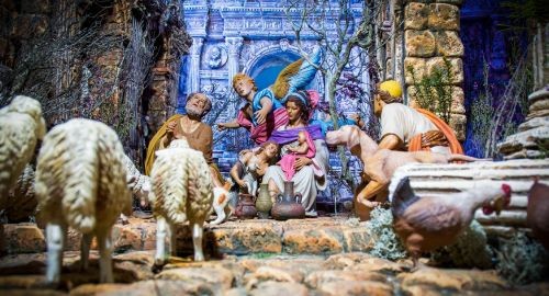 BOLLULLOS PAR DEL CONDADO FOMENTA LA TRADICIÓN BELENISTA CON SU GUÍA DE BELENES