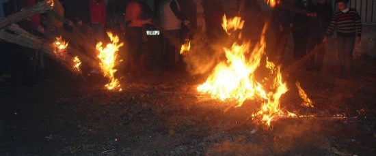 BOLLULLOS ARDERA NUEVAMENTE EN LA VISPERA DE LA INMACULADA
