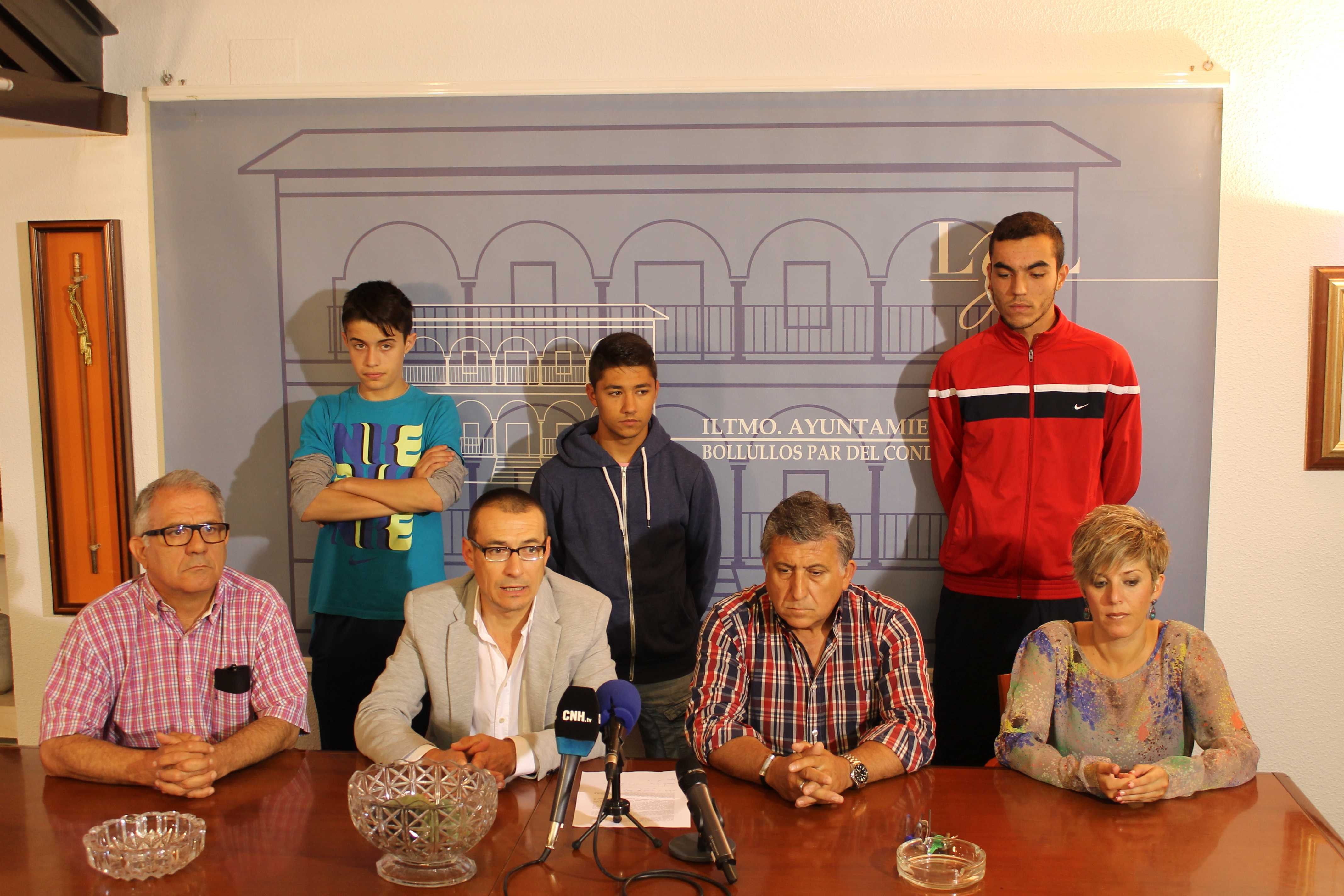 EL ALCALDE DE BOLLULLOS FIRMA UN CONVENIO DE PRÁCTICAS LABORALES CON EL CFP NUESTRA SEÑORA DE LAS ME