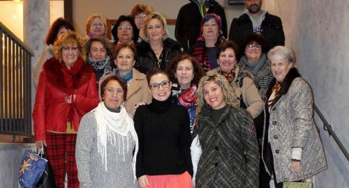 NEREA RIESCO MANTIENE UN ENCUENTRO CON EL CLUB DE LECTURA “ZALEMA” DE LA LOCALIDAD