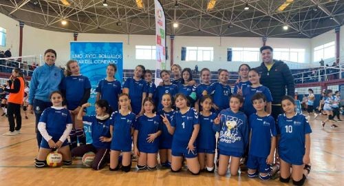 EL PABELLÓN DEPORTIVO DE BOLLULLOS ACOGE LA 2ª CONCENTRACIÓN DE MINIVOLEY