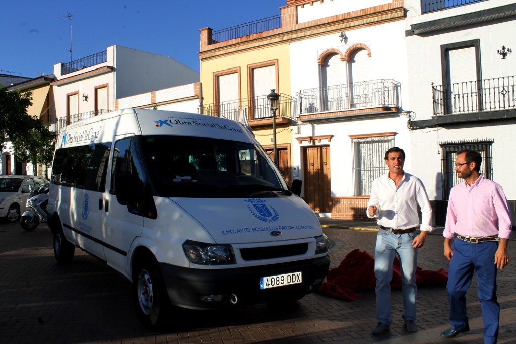 EL AYUNTAMIENTO PONE A DISPOSICIÓN DE LOS FIELES EL MICROBUS MUNICIPAL  PARA LA NOVENA A LA PATRONA