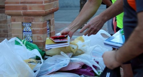 Entrega de Material Escolar-Campaña Solidaria III Ruta Senderismo