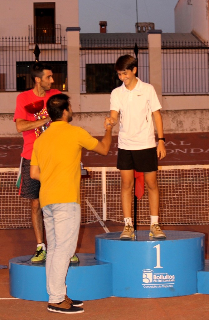 Carlos Raposo en Tenis y Los Yogurines en Fútbol-sala, Campeones del Verano