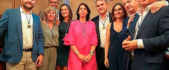 LA NUEVA ALCALDESA DE BOLLULLOS COBRARÁ CASI UN 50% MENOS QUE SU ANTECESOR