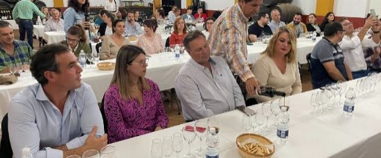 GRAN PARTICIPACIÓN EN EL CURSO DE CATA DE VINOS EN BODEGAS JUNCALES.