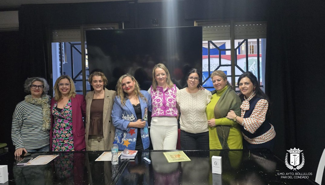 PRESENTACIÓN DEL LIBRO “CUANDO EL ESPEJO APRENDIÓ A SONREÍR” DE CONSUELO JIMÉNEZ PADILLA