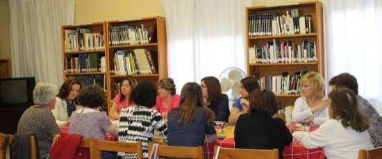 MUJER Y LITERATURA FUNDEN SUS LAZOS EN BUSCA DE LA PERFECTA SINFONÍA
