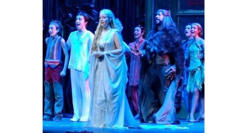 LA JOVEN BOLLULLERA VALERIA ROJAS MARTÍNEZ TRIUNFA EN EL MUSICAL LA HISTORIA INTERMINABLE