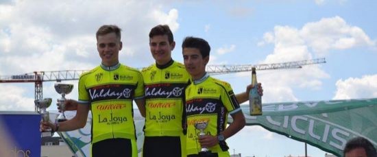 Triplete del Bicicletas Valdayo AC San Antonio en la primera prueba Cadeba