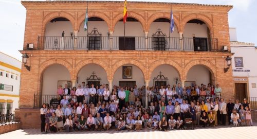 BOLLULLOS RECIBE A LOS FAMILIARES DE D. FRANCISCO PÉREZ Y VACAS
