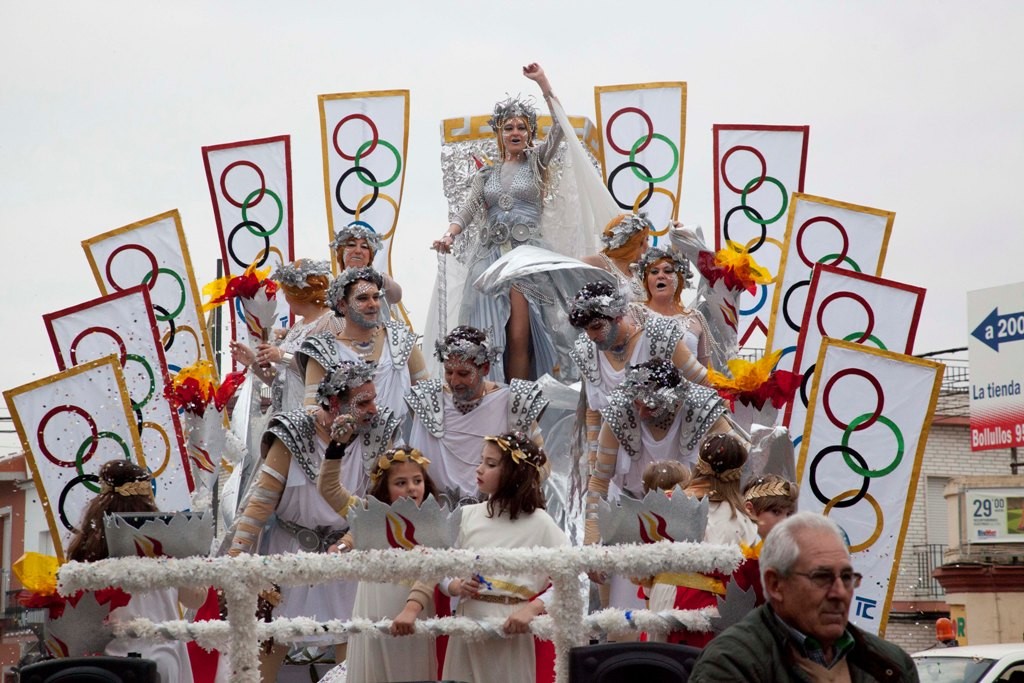 GRAN FIN DE SEMANA CARNAVALERO EN BOLLULLOS QUE DISFRUTÓ DEL CARNAVALITO Y LA GRAN CABALGATA