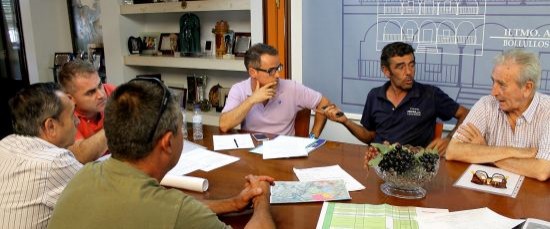 BOLLULLOS DA UN PASO IMPORTANTE EN LAS NECESIDADES DE AGUA PARA SUS AGRICULTORES
