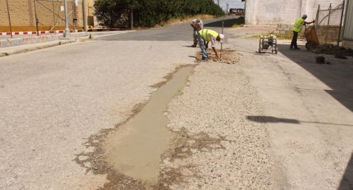 ARREGLOS EN EL ASFALTADO DEL POLÍGONO INDUSTRIAL EL LIRIO