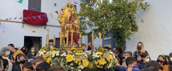 CRISTO REY VOLVIÓ A PROCESIONAR POR LAS CALLES DE BOLLULLOS