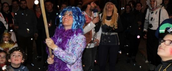 EN LA NOCHE DEL JUEVES DE PIÑATA EL ALCALDE INAUGURA EL CARNAVAL DE CALLE BOLLULLERO