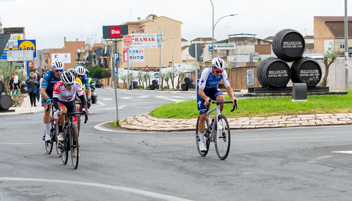 LA LLUVIA FUE PROTAGONISTA EN EL LXXIII GRAN PREMIO DE CICLISMO DE FERIA