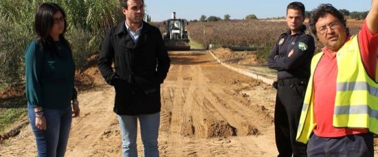 El Alcalde visita las obras de los caminos
