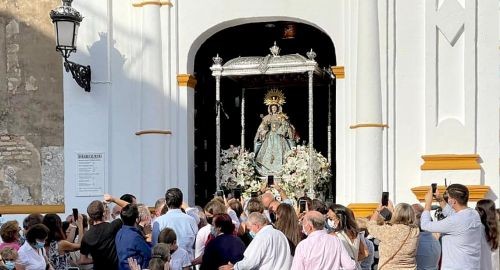 LA CORPORACIÓN MUNICIPAL DESPIDIÓ A NUESTRA PATRONA EN SU TRASLADO A LA ERMITA