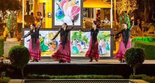 EL GRUPO DE MARIOLA DOMÍNGUEZ LLENÓ EL PARQUE DE SONES Y REQUIEBROS FLAMENCOS