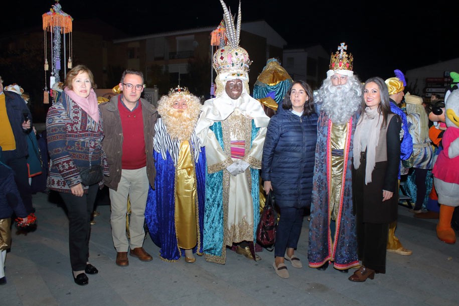 LA CABALGATA DE REYES PUSO UN BRILLANTE PUNTO Y FINAL A LAS FIESTAS NAVIDEÑAS