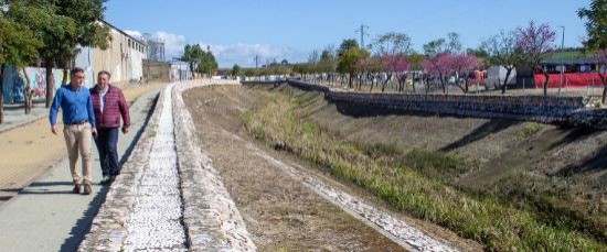 FINALIZADOS LOS TRABAJOS DE DESBROCE DEL CAUCE URBANO DEL ARROYO CERRADA