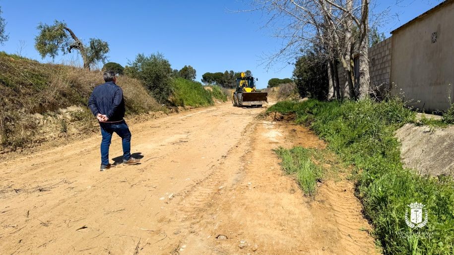 CONTINUAMOS CON EL PLAN MUNICIPAL DE ARREGLO DE CAMINOS RURALES - CAMINO DE LA VÍA
