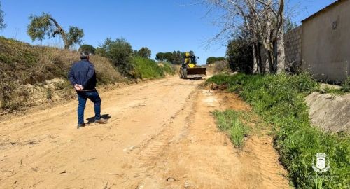 CONTINUAMOS CON EL PLAN MUNICIPAL DE ARREGLO DE CAMINOS RURALES - CAMINO DE LA VÍA