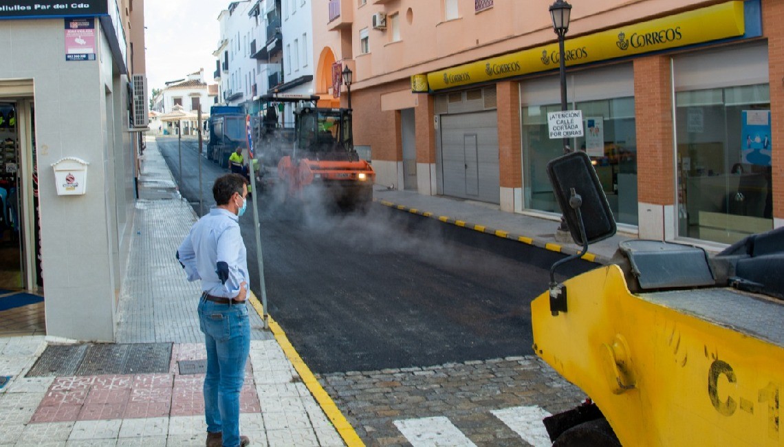 COMIENZA EL ASFALTADO DE CALLE ALMARAZ Y ALEDAÑOS