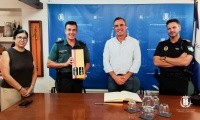 EL ALCALDE DESPIDE AL CAPITÁN DE LA GUARDIA CIVIL
