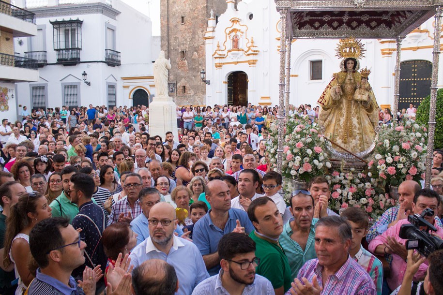 LA PATRONA DE BOLLULLOS VOLVIÓ A SU PUEBLO NUEVE MESES DESPUÉS PARA PRESIDIR LAS FIESTAS DE SEPTIEMB