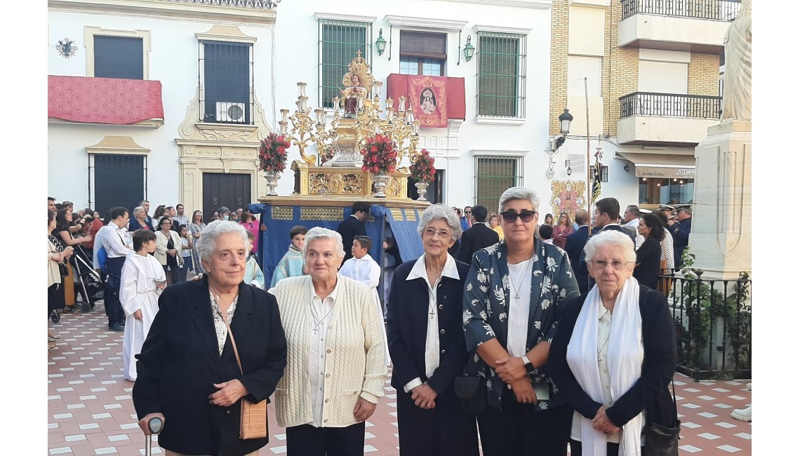 PROCESIÓN EXTRAORDINARIA DEL CENTENARIO DE LAS HERMANAS DE CRISTO REY EN BOLLULLOS.