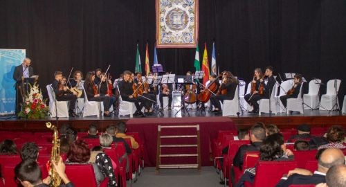 BOLLULLOS INAUGURA SANTA CECILIA CON UN CONCIERTO DE LA ORQUESTA DEL CONSERVATORIO