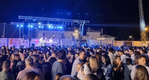 MÚSICA, RITMO Y DIVERSIÓN EN EL III FESTIVAL DE LA JUVENTUD DE BOLLULLOS