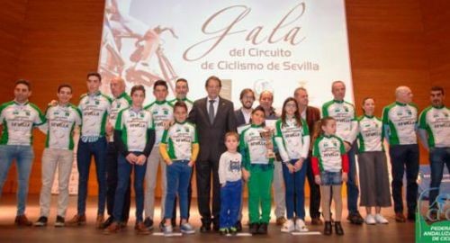 La Gala del Ciclismo Sevillano premia a cinco ciclistas bollulleros