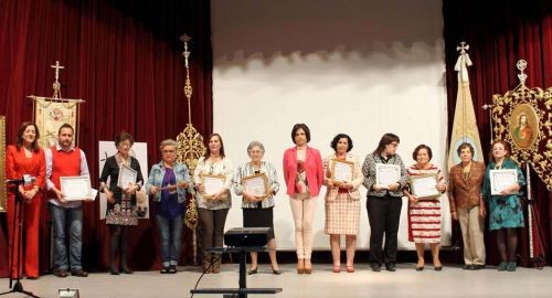 BOLLULLOS DESTACA LA LABOR DE LA MUJER EN LA RECUPERACIÓN DE LAS TRADICIONES Y CULTURA POPULAR