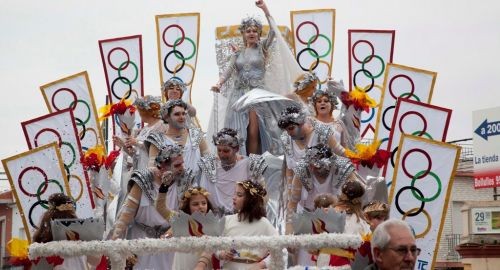 GRAN FIN DE SEMANA CARNAVALERO EN BOLLULLOS QUE DISFRUTÓ DEL CARNAVALITO Y LA GRAN CABALGATA