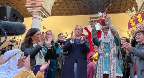 EL ALCALDE ENTREGÓ LAS LLAVES DE LA CIUDAD AL HERALDO REAL 2025