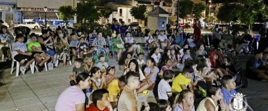 EL REY LEÓN INAUGURA EL CINE DE VERANO 2025 ANTE UNA PLAZA ABARROTADA