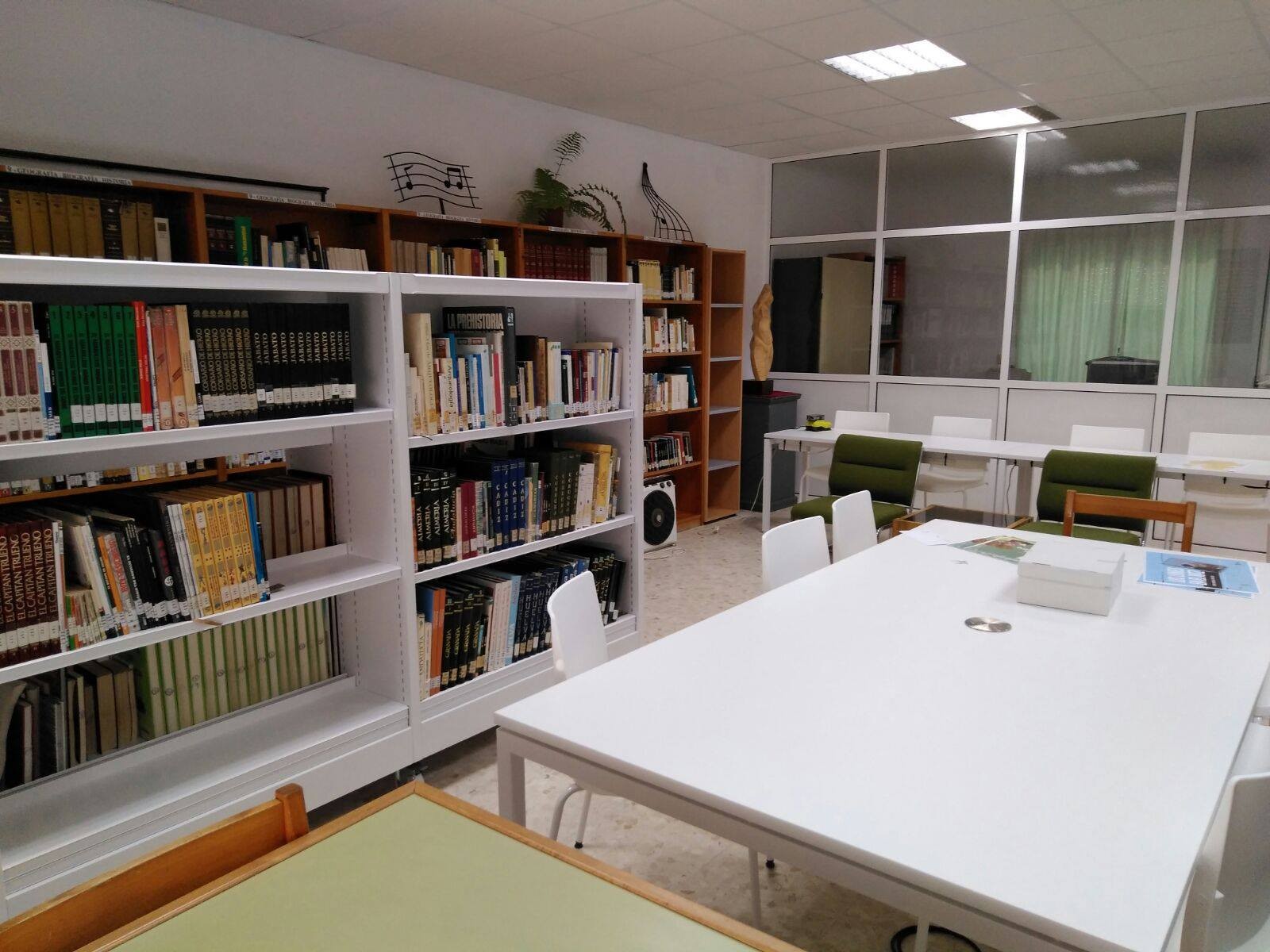 TRAS SU REMODELACIÓN, LA BIBLIOTECA ABRE DE NUEVO SUS PUERTAS AL PÚBLICO