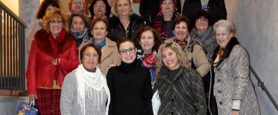NEREA RIESCO MANTIENE UN ENCUENTRO CON EL CLUB DE LECTURA “ZALEMA” DE LA LOCALIDAD