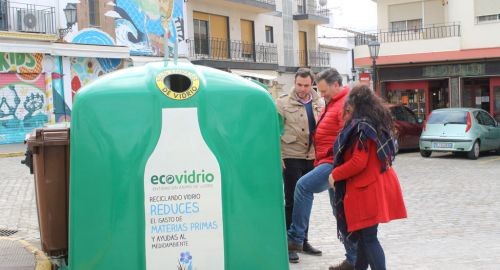 NUEVOS CONTENEDORES DE VIDRIO A DISPOSICIÓN DE CIUDADANOS Y PARA EL SECTOR DE LA HOSTELERÍA DE BOLLULLOS