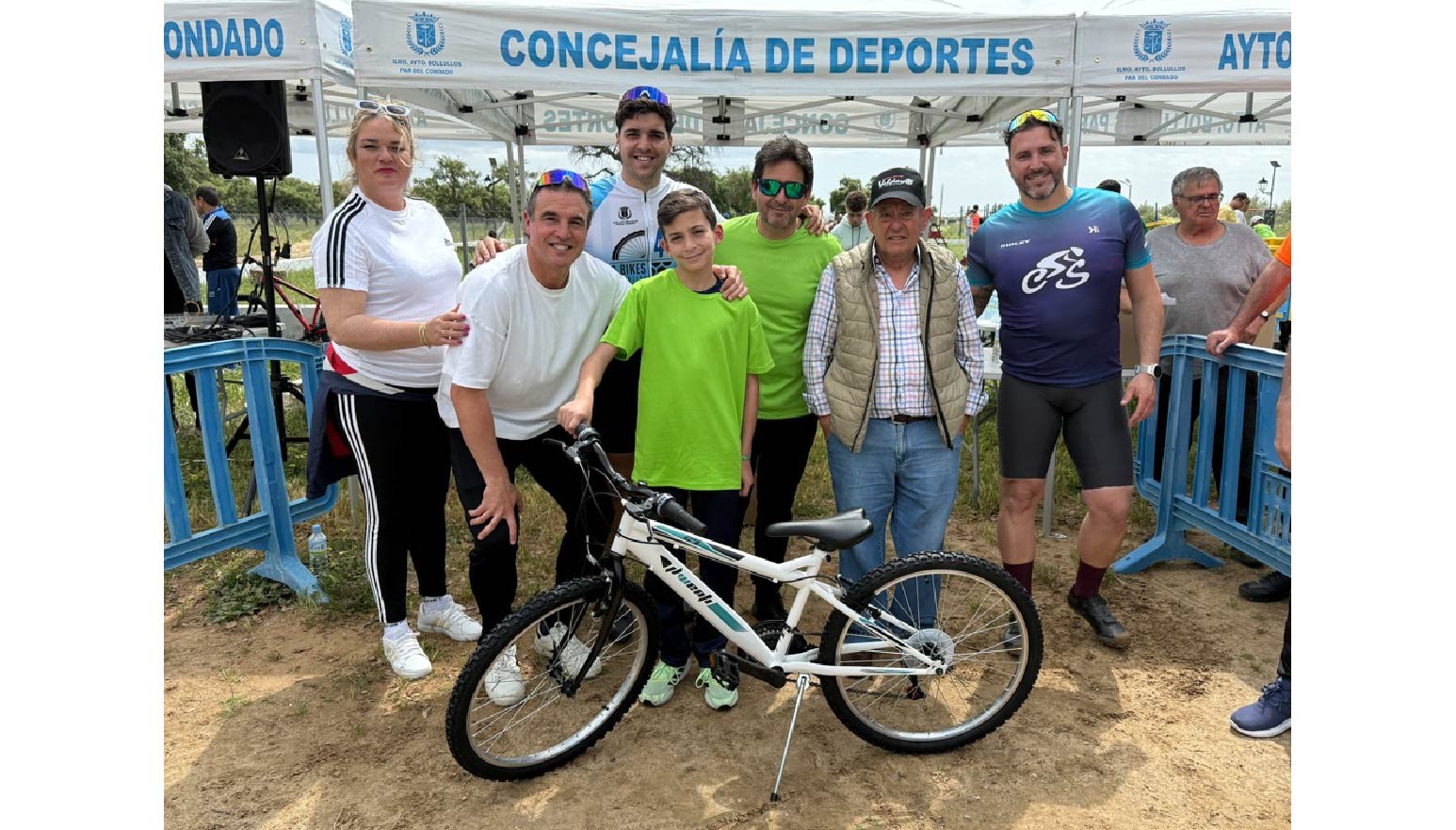 250 PARTICIPANTES DISFRUTARON DEL DÍA DE LA BICICLETA