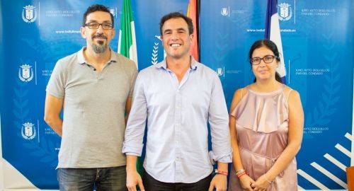 EL AYUNTAMIENTO DE BOLLULLOS ACUERDA CON EL SINDICATO LA CONVOCATORIA DE DOS PLAZAS PARA LA POLICÍA 